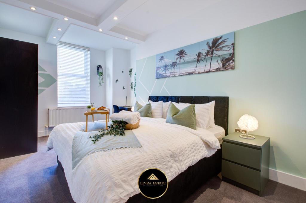 Stylish 1 Bedroom Apartment, High St. Sutton, Free Parking - Deluxe Apartment