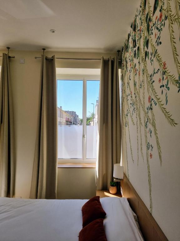 Bloom Hostel Bar & Garden房間的床