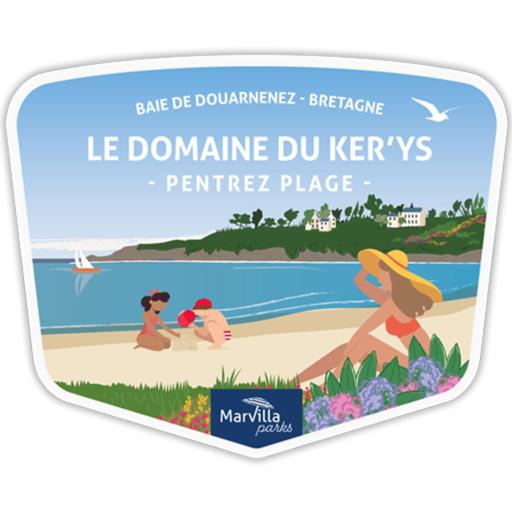 une étiquette pour une plage avec deux filles sur la plage dans l'établissement Mobil home, à Saint-Nic