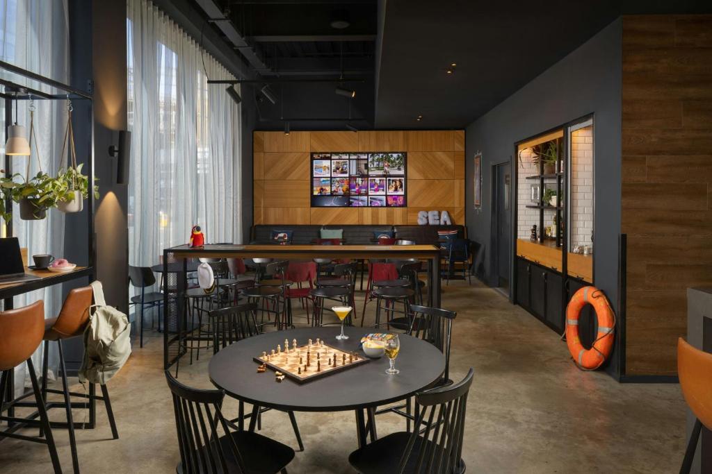 Moxy Southampton - Resim 17