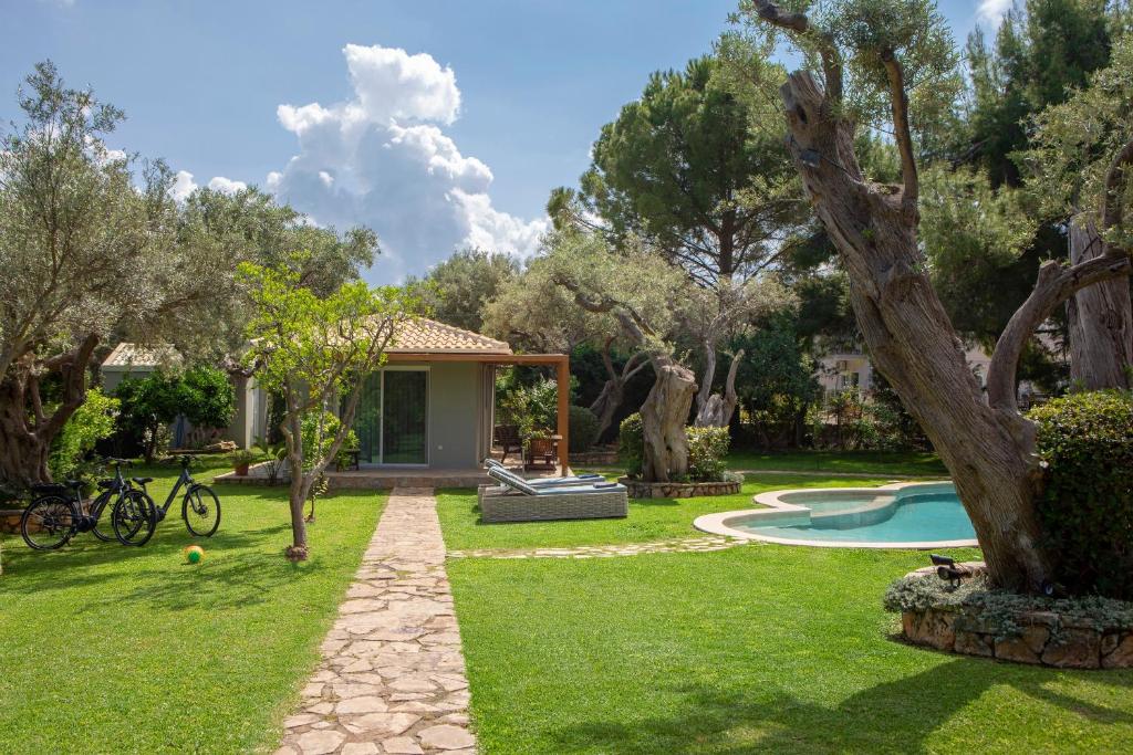 Vonkajšia záhrada v ubytovaní Poly's Villa Lefkada