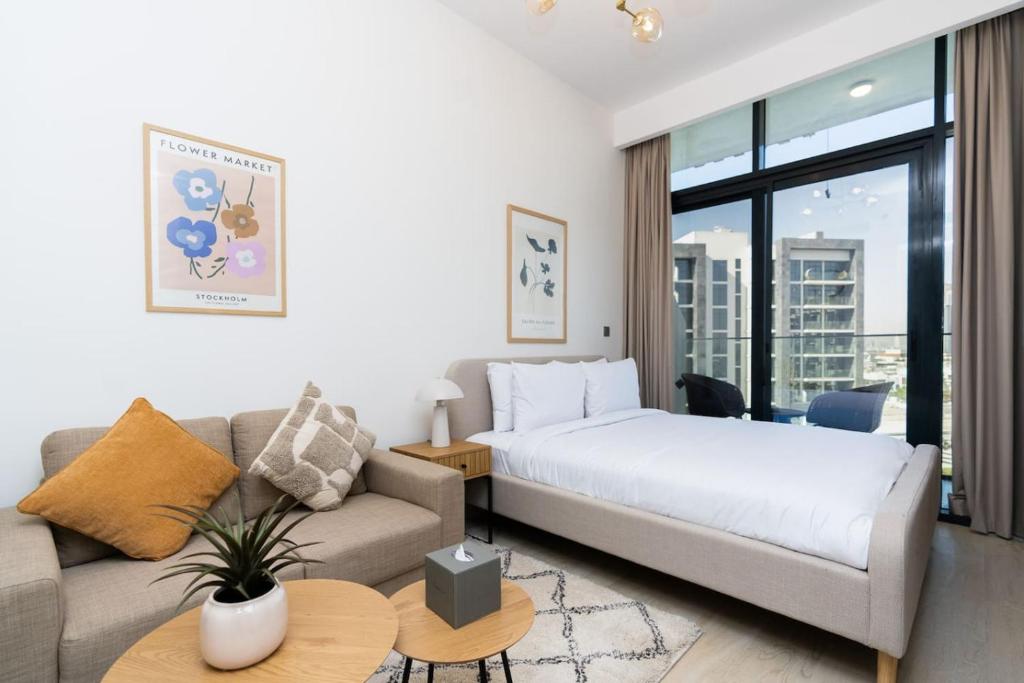 Postel nebo postele na pokoji v ubytování CitiHome - Studio Azizi Riviera