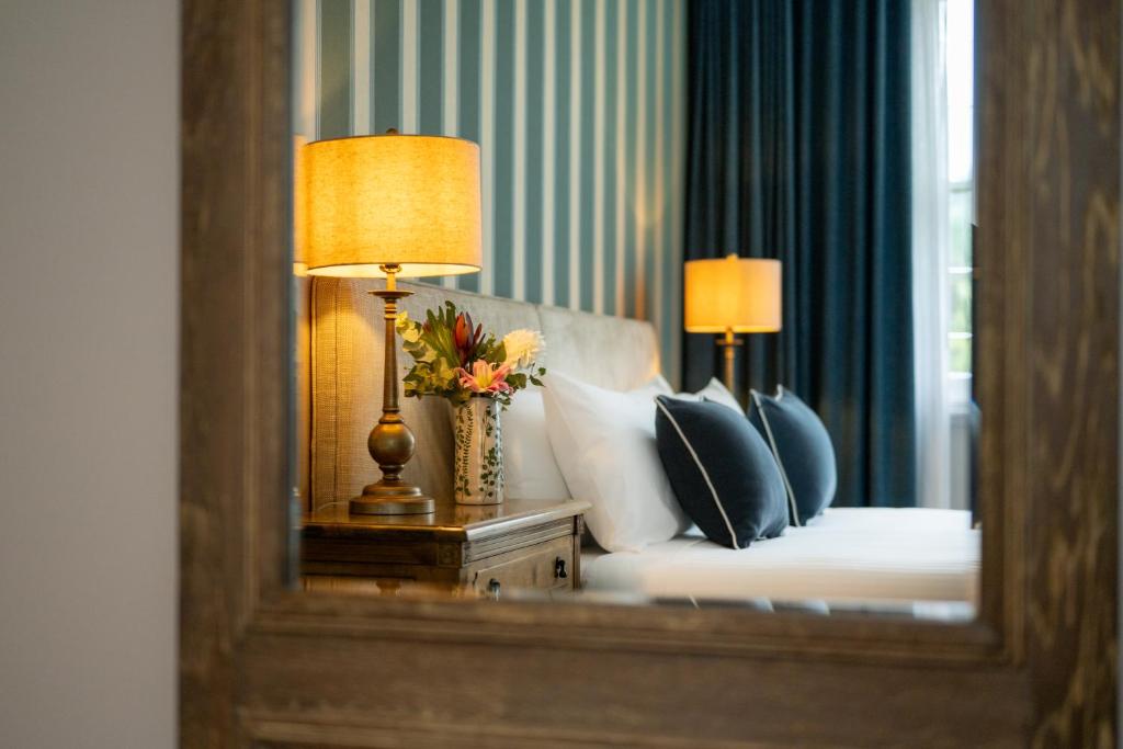 The Russell Boutique Hotel - Resim 25