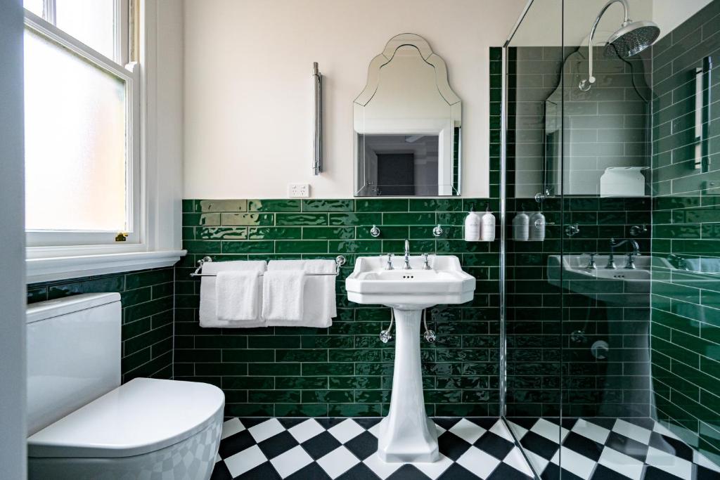 The Russell Boutique Hotel - Resim 8