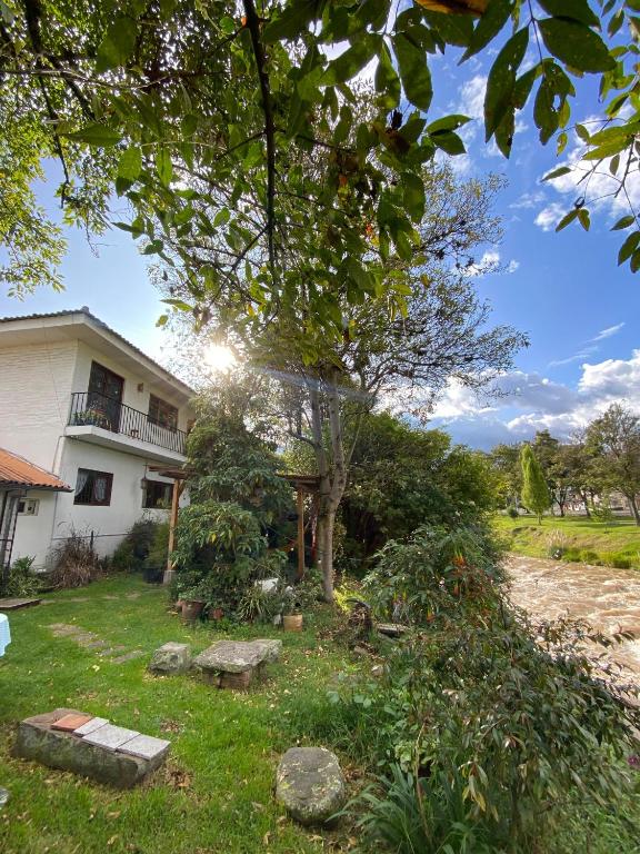 Zahrada ubytování Apartamentos Otorongo Cuenca Ecuador