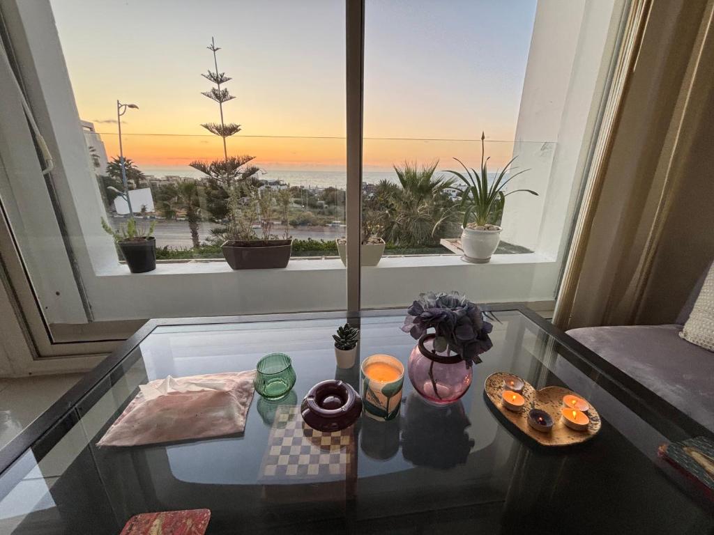 Balcon ou terrasse dans l'établissement Melrose Beach - Apartment with a beach view
