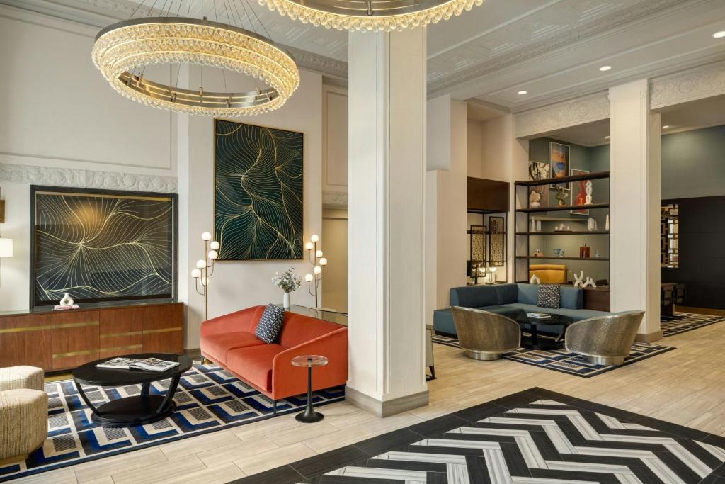Χώρος καθιστικού στο Courtyard by Marriott San Francisco Union Square