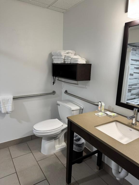 Parkview Inn & Suites, Lancaster Amish Country, PA photo