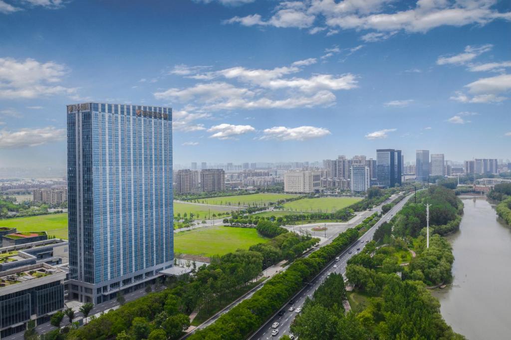Cảnh Gia Hưng hoặc tầm nhìn thành phố từ khách sạn