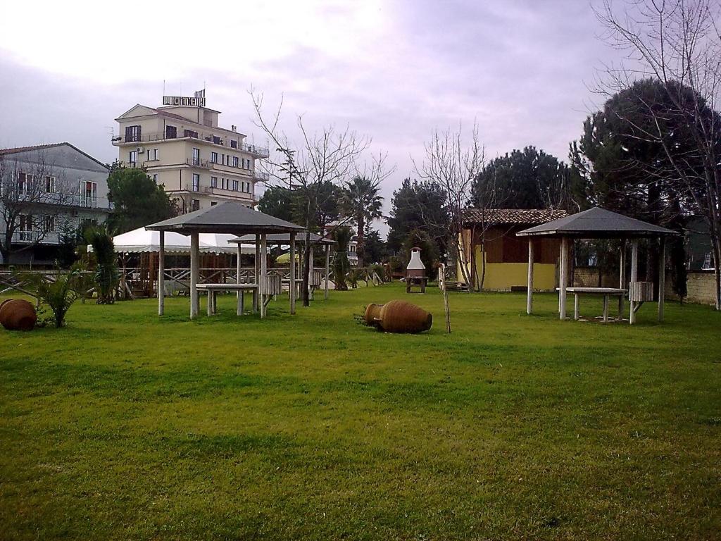 A garden outside Hotel La Rotonda