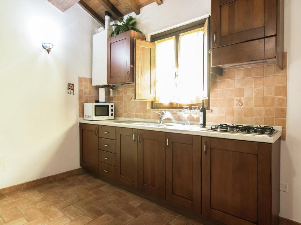 Kuchnia lub aneks kuchenny w obiekcie Holiday Home in Umbria with Pool and Views