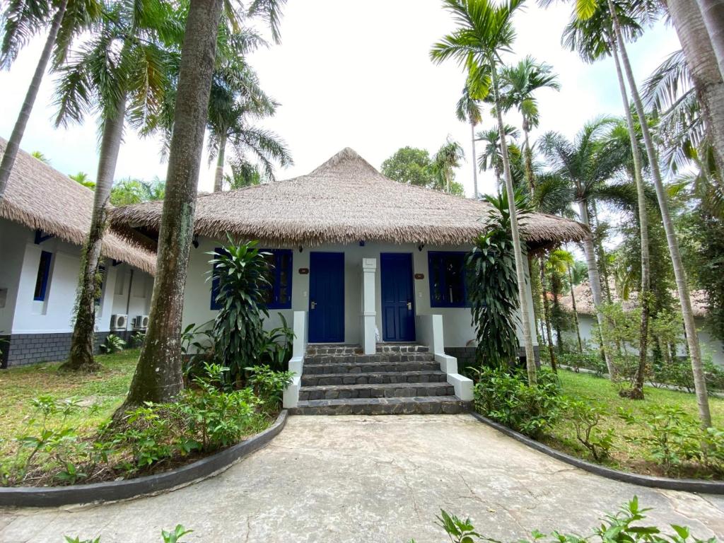 Vườn quanh L'Azure Resort and Spa