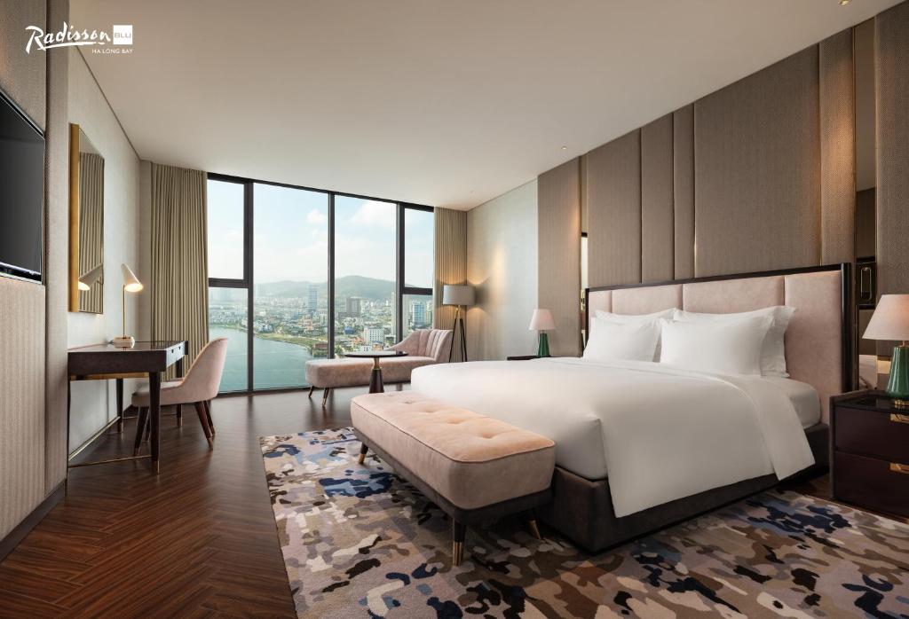 Radisson Blu Ha Long Bay - 6