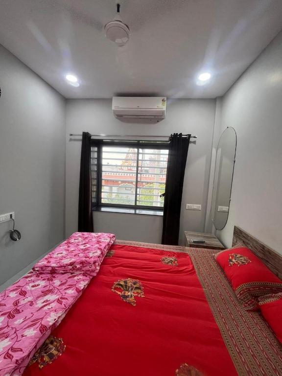 Postel nebo postele na pokoji v ubytování C&f property
