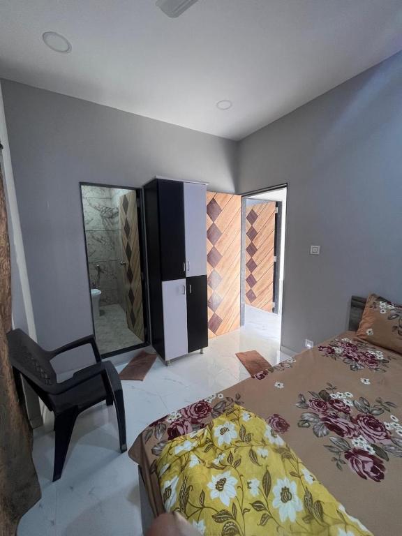 Postel nebo postele na pokoji v ubytování C&f property
