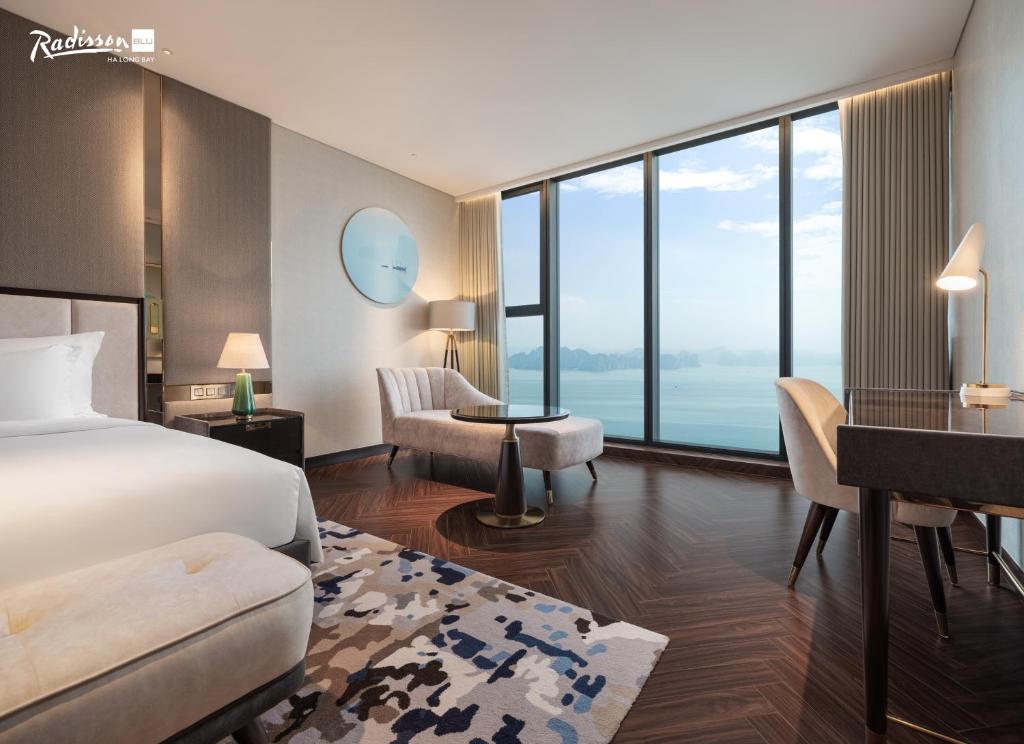 Radisson Blu Ha Long Bay - 18