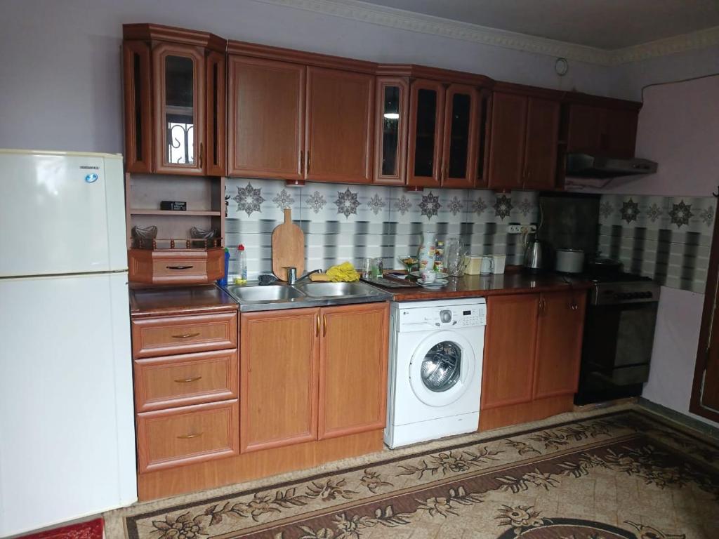 Kuchyň nebo kuchyňský kout v ubytování Norik's Guest House