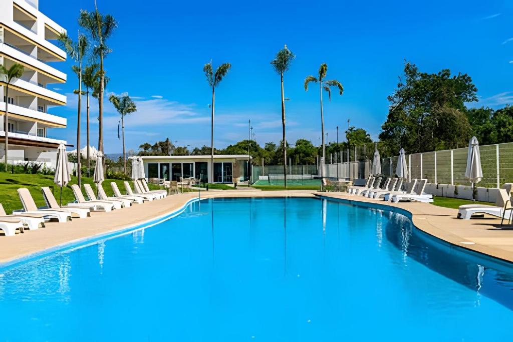 Bazén v ubytování Refugio de ensueño con acceso a la playa nebo v jeho okolí