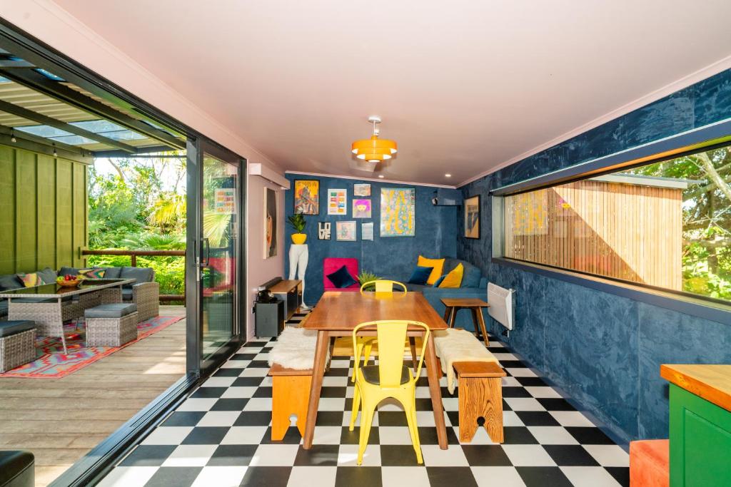 The Funky Escape at The Nest Waihi Beach - Resim 32