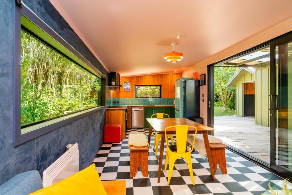 The Funky Escape at The Nest Waihi Beach - Resim 37