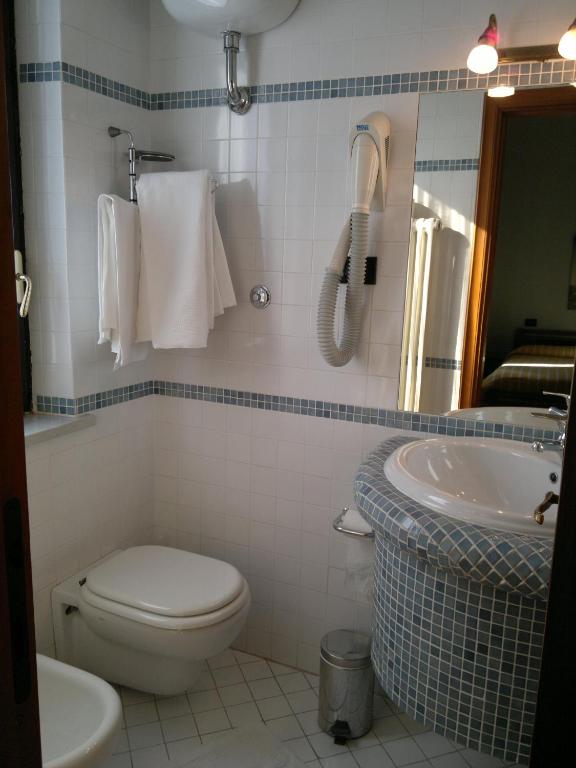 A bathroom at Hotel La Rotonda