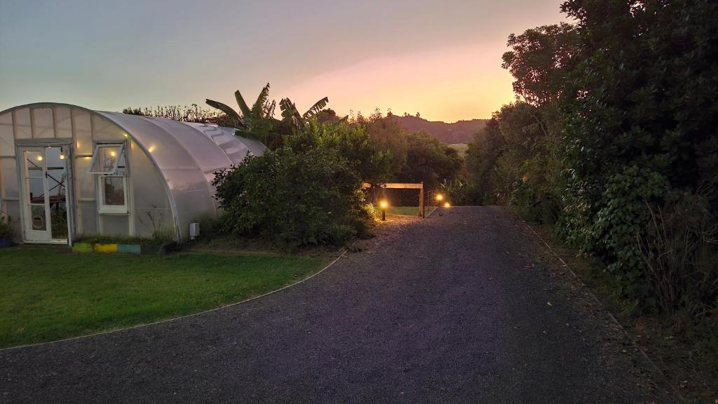 The Funky Escape at The Nest Waihi Beach - Resim 4