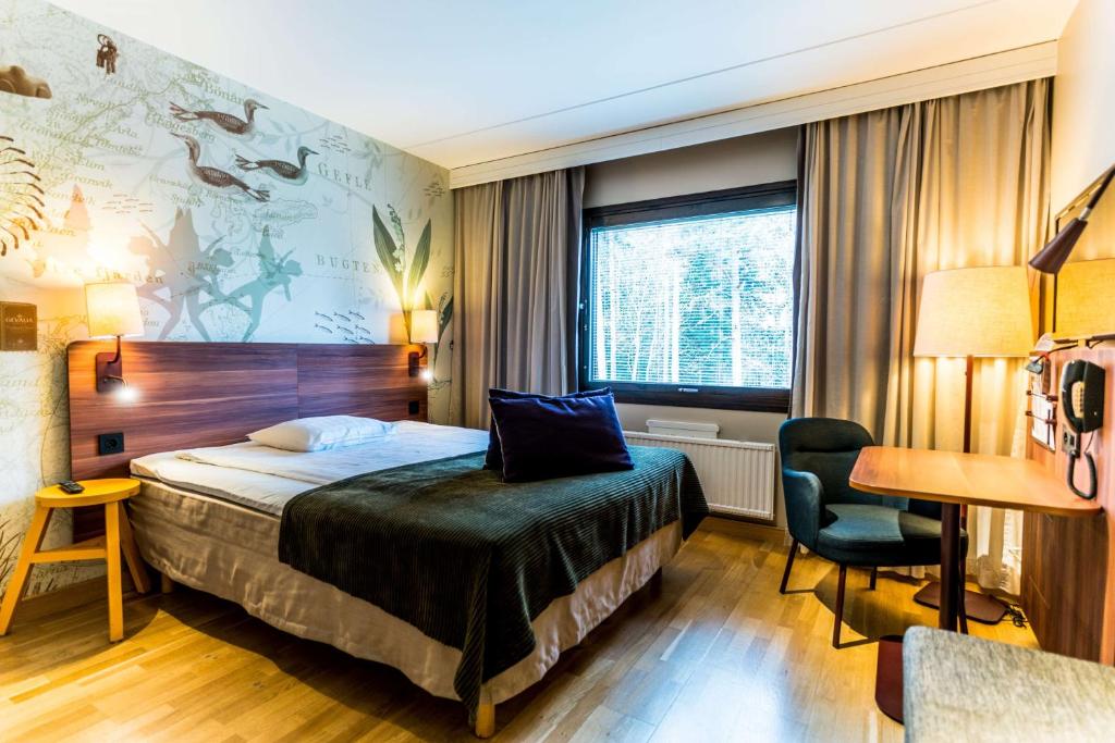 Postel nebo postele na pokoji v ubytování Scandic Gävle Väst