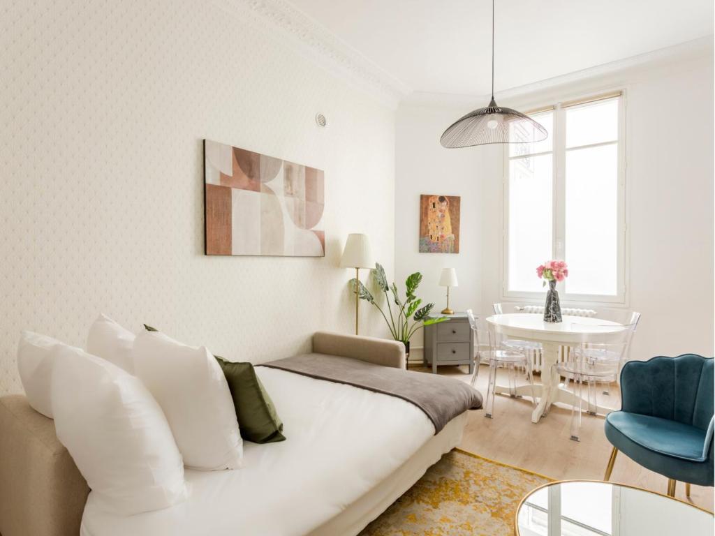 Posedenie v ubytovaní Merveil - Family Suite - Champs Elysees - Wagram