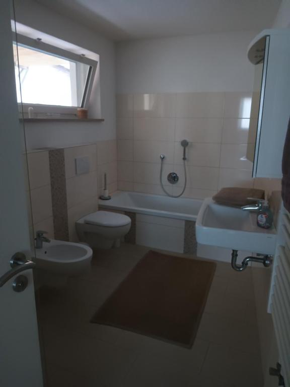CityZimmer Eltmann - One-Bedroom Apartment