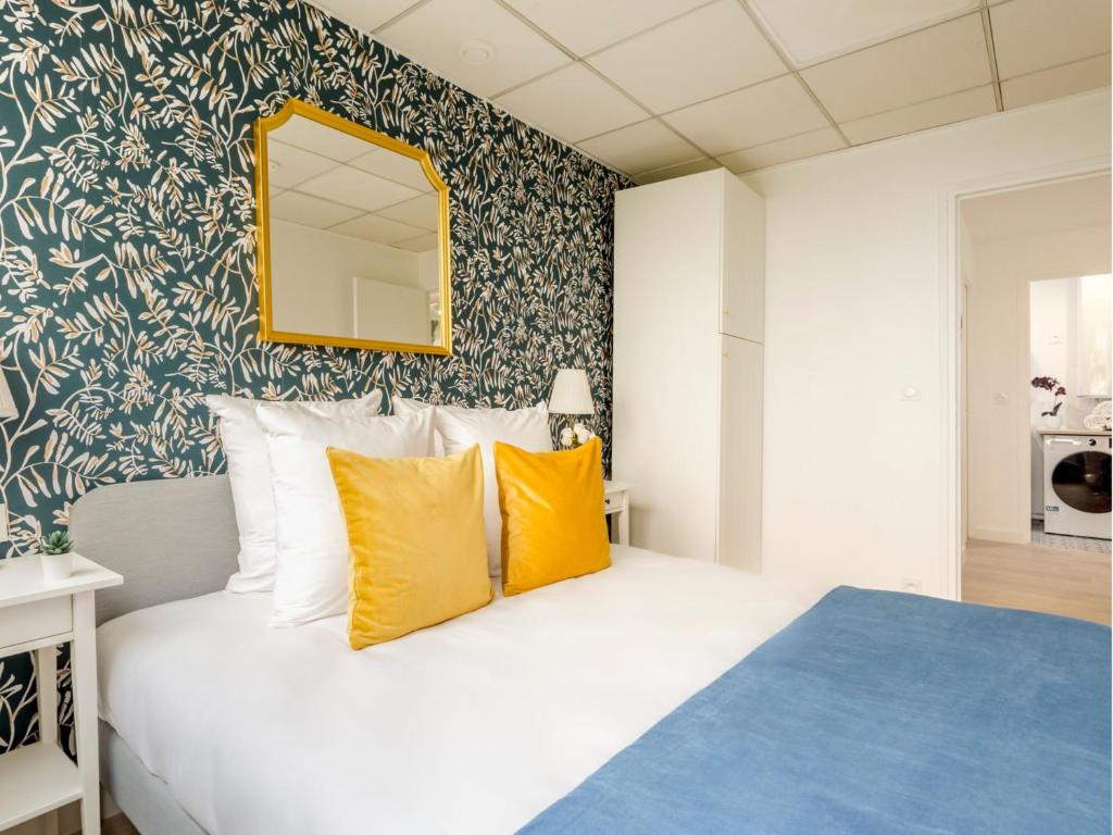 Posteľ alebo postele v izbe v ubytovaní Merveil - Family Suite - Tour Eiffel - Viala I