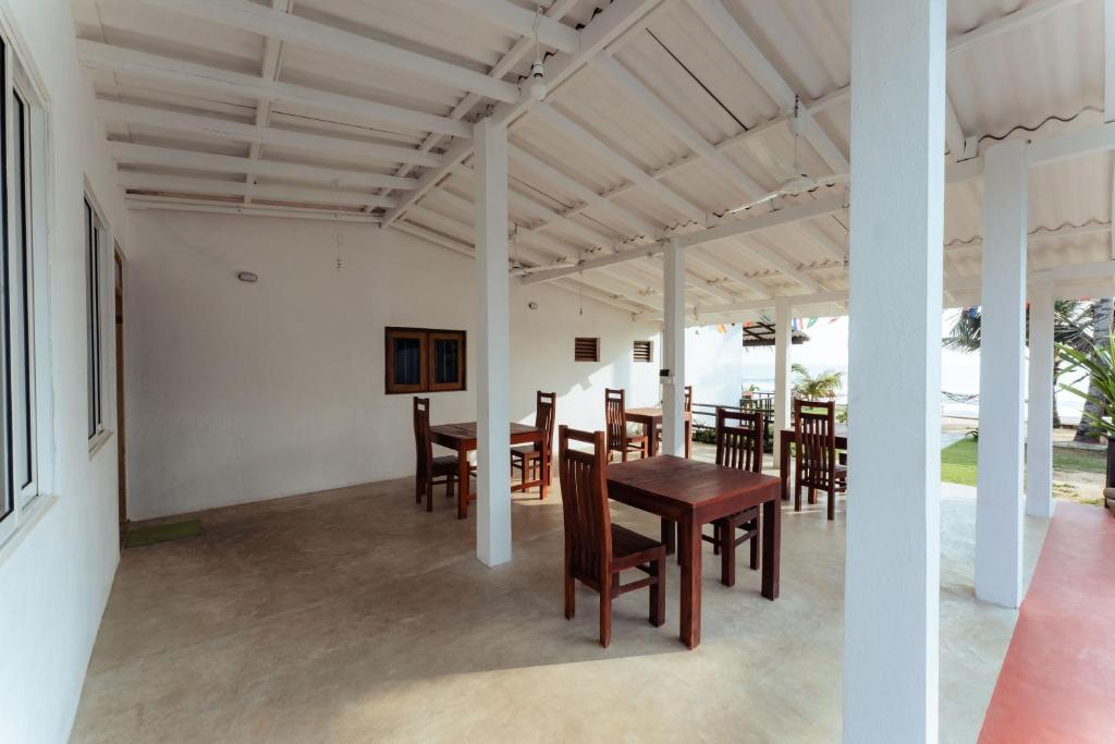 Restaurace v ubytování Saman Beach Guest House