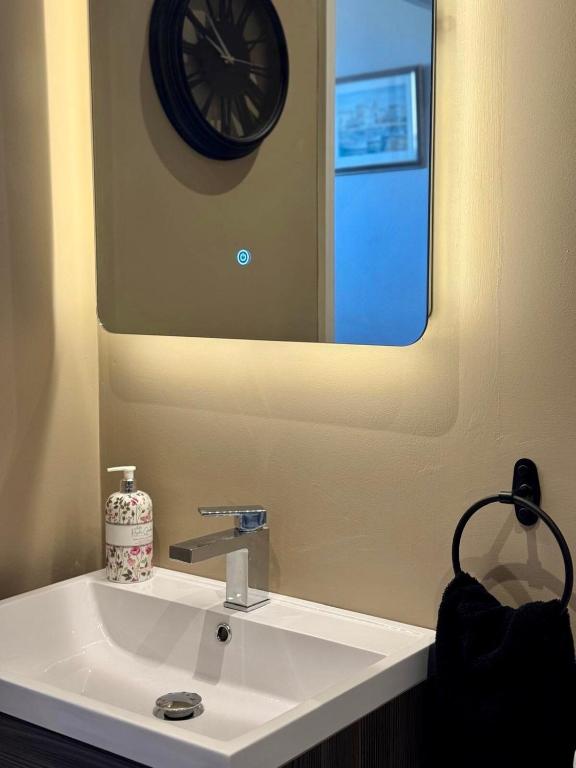 Quaint Bury St Edmunds Cottage 7