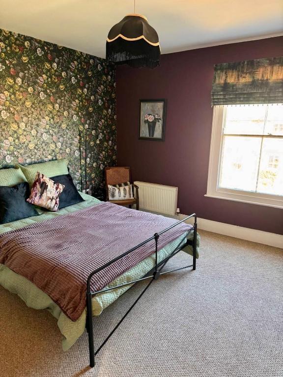 Quaint Bury St Edmunds Cottage 6