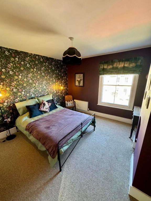 Quaint Bury St Edmunds Cottage 2