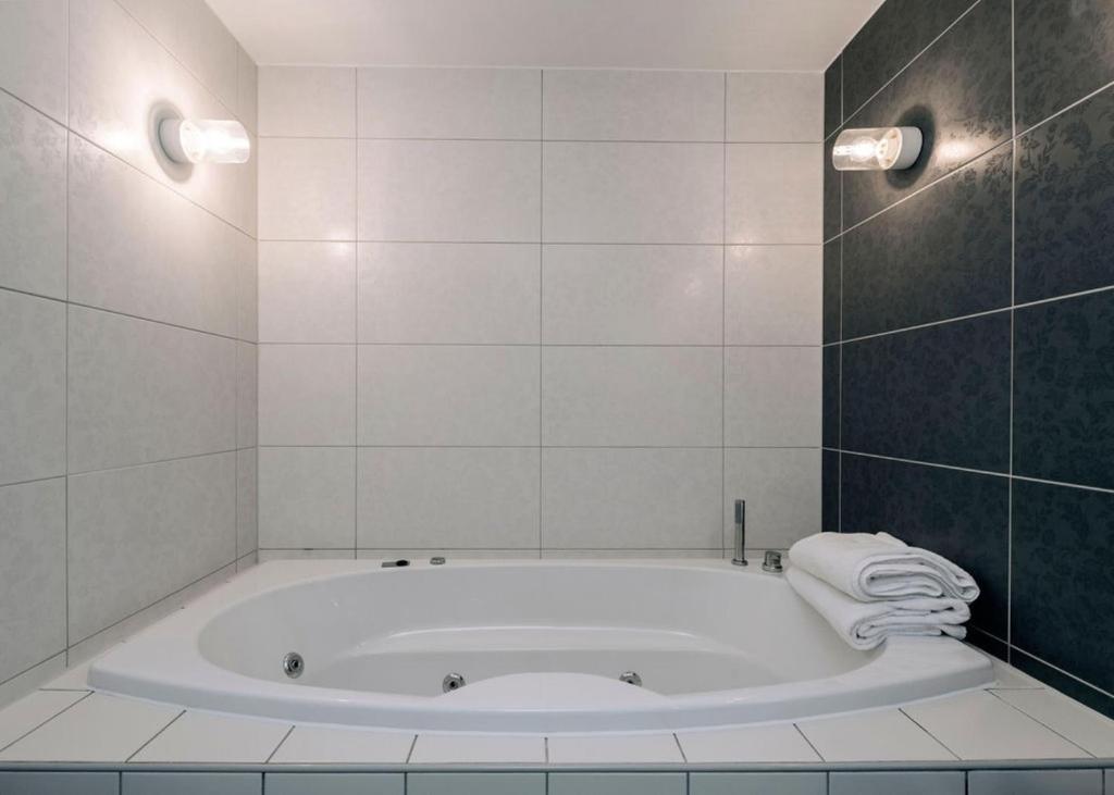 Koupelna v ubytování Best Western Plus Kalmarsund Hotell