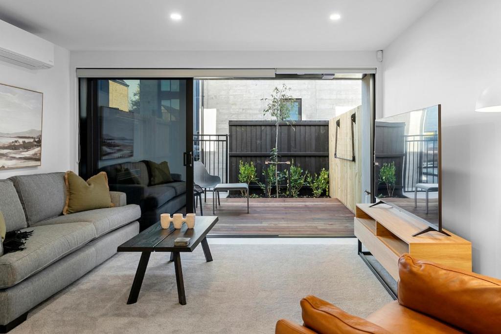 Stylish Stay Heart of the CBD - Resim 9