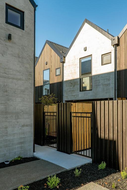 Stylish Stay Heart of the CBD - Resim 15