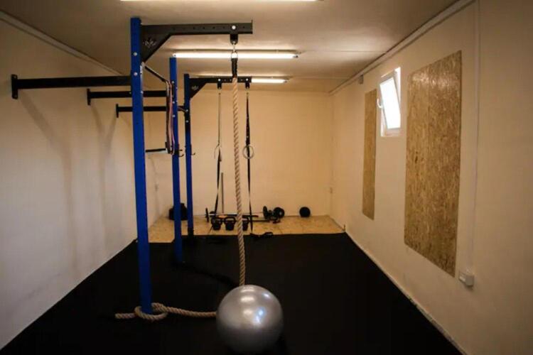 Posilňovňa alebo fitness centrum v ubytovaní Beautiful apartment in between Split and Trogir