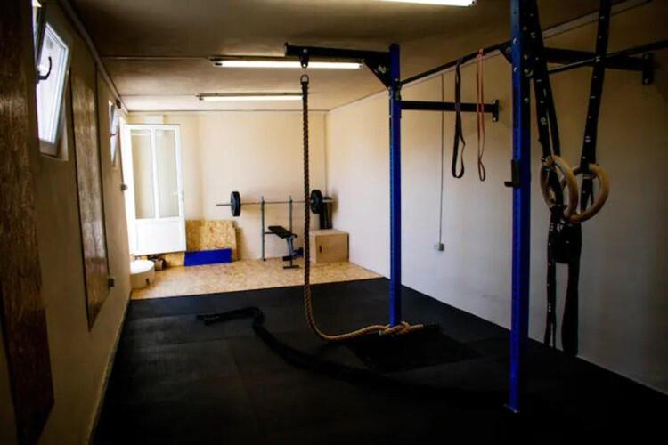 Posilňovňa alebo fitness centrum v ubytovaní Beautiful apartment in between Split and Trogir
