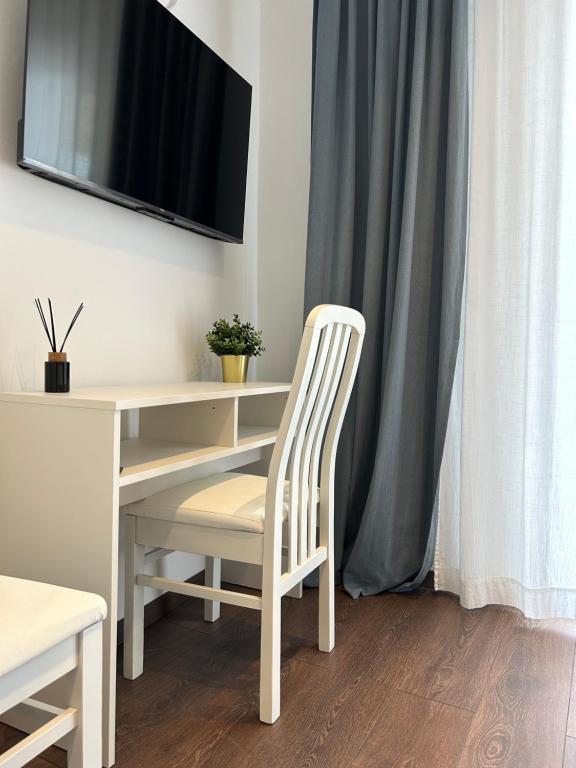 TV a/nebo společenská místnost v ubytování Apartments Jurić