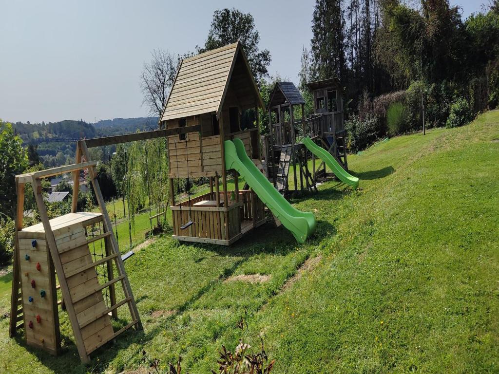 Herní místnost nebo prostor pro děti v ubytování Cozy Cottage in Durbuy with Garden