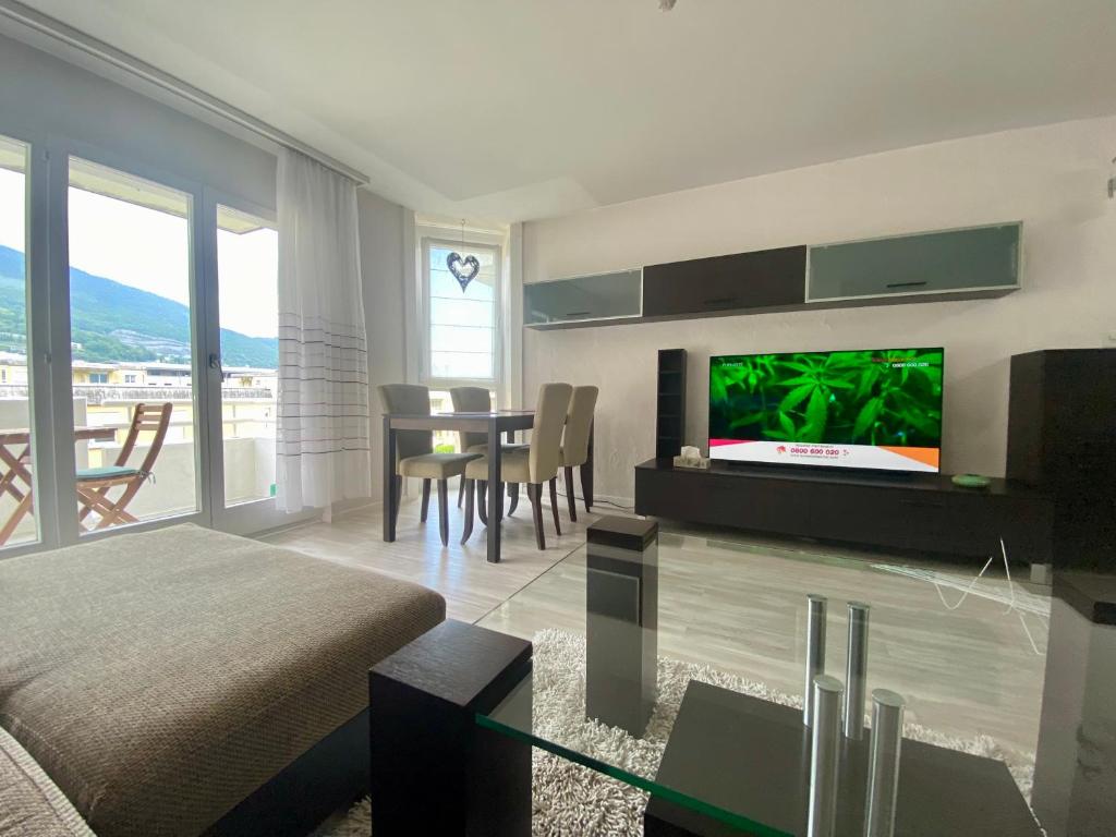 TV a/nebo společenská místnost v ubytování Mountain View