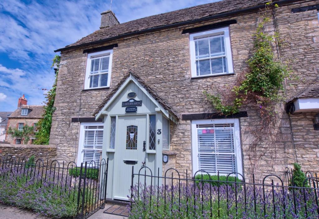 Beautiful Cottage in Picturesque Cotswolds Village, Sherston (updated ...