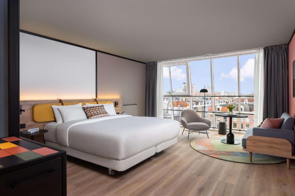 
Superior Room with Panoramic Canal View
