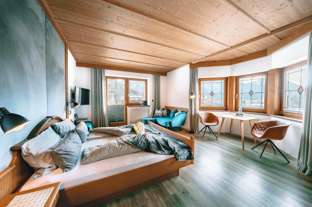 Posezení v ubytování ALPENHOTEL TYROL - B&B - Hundefreundliches Konzepthotel - adults only
