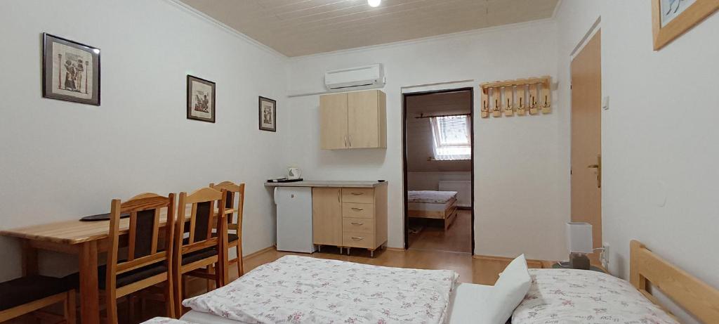 Postel nebo postele na pokoji v ubytování Penzión Veperec