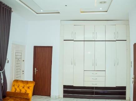 Fotografie z fotogalerie ubytování Lekki 3 Bedrooms Furnished Home Ensuite Stylish & Comfortable v destinaci Lekki