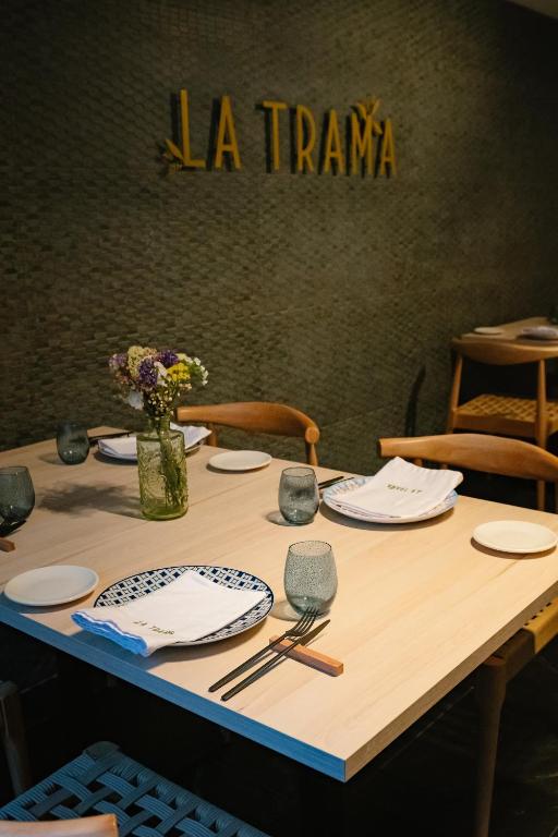 Reštaurácia alebo iné gastronomické zariadenie v ubytovaní Hotel Condestable Iranzo