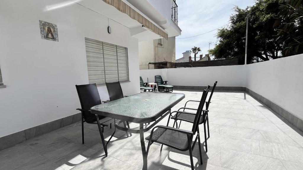 Balkón nebo terasa v ubytování Apartamento en la Playa con Patio Privado