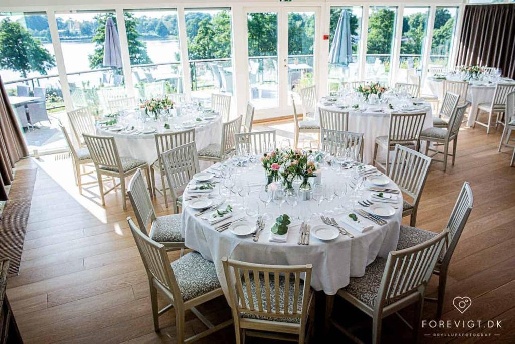 Restaurace v ubytování Hotel Bretagne